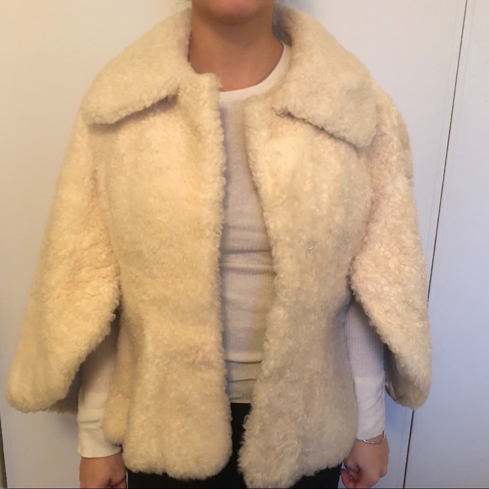 Shearling cape - Picture 2 of 7